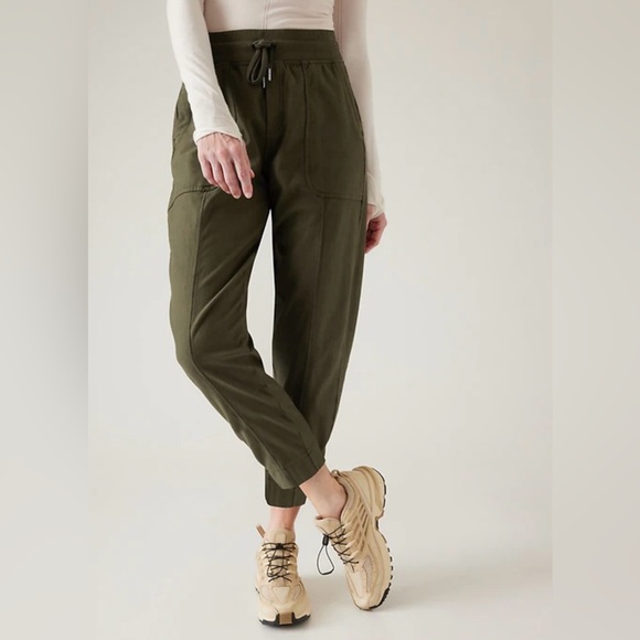 Athleta Farallon Weekender Pant medium new in olive green - Picture 8 of 13